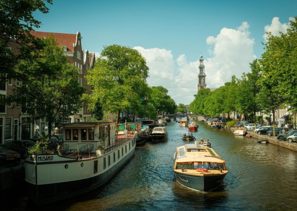 Plan Amsterdam Trip with Best Travel Deals, Amsterdam travel deals, Amsterdam vacation packages, Amsterdam travel discounts, cheap Amsterdam travel deals