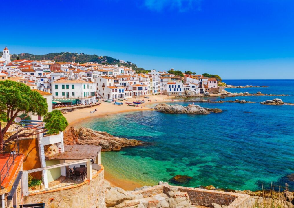 Plan Barcelona Trip with Best Travel Deals, Barcelona travel deals, Barcelona vacation packages, Barcelona travel discounts, cheap Barcelona travel deals
